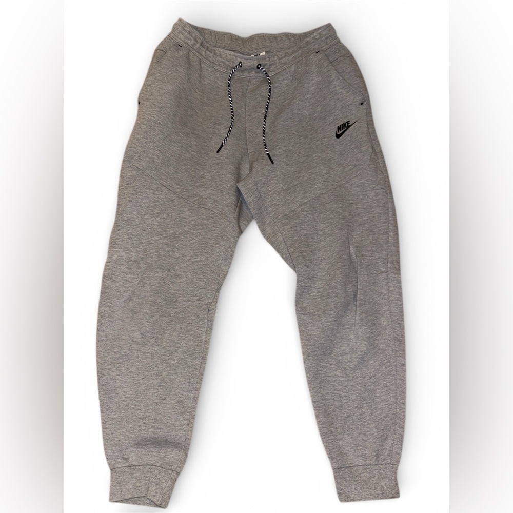 Nike women’s Heather Gray Sweatpants medium